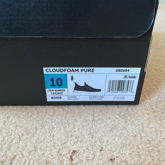 SOLD- Adidas cloudfoam sneakers - Picture 3 of 4